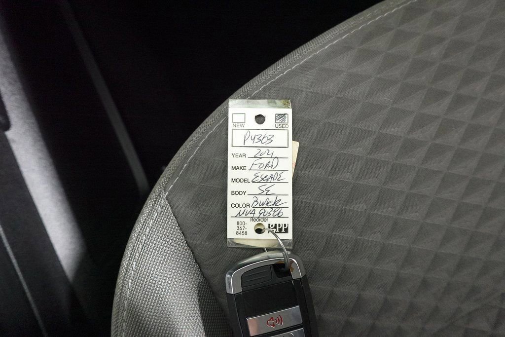 Certified 2021 Ford Escape SE w/ Cold Weather Package image 33