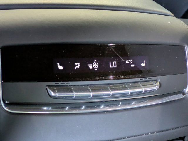 Used 2021 Cadillac Escalade Sport Platinum w/ Heavy-Duty Trailer Package image 18