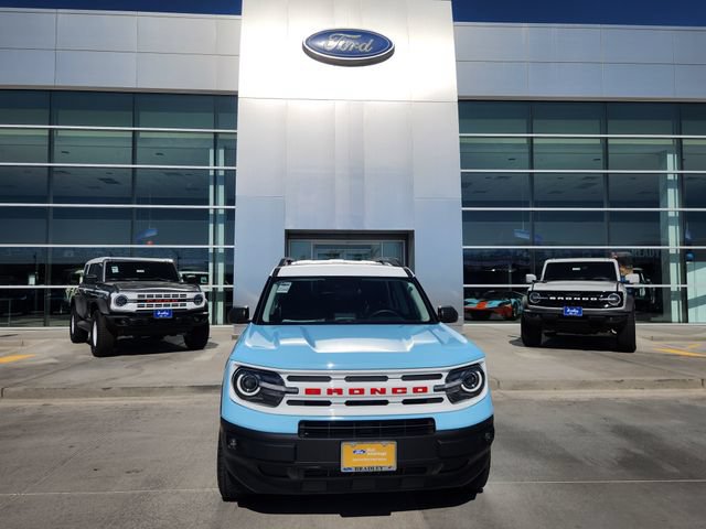 Certified 2024 Ford Bronco Sport Heritage w/ Heritage Convenience Package AWD/4WD image 2