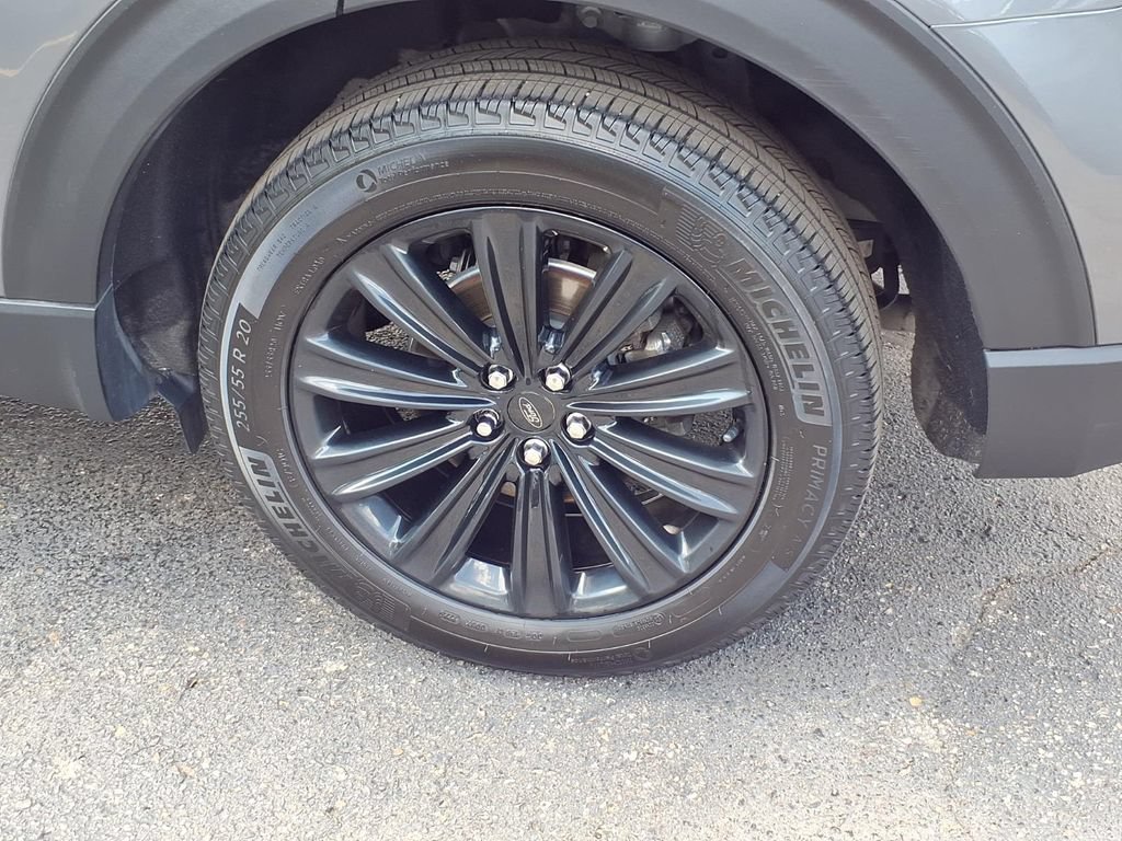 Certified 2023 Ford Explorer Limited w/ Limited Technology Package AWD/4WD image 32
