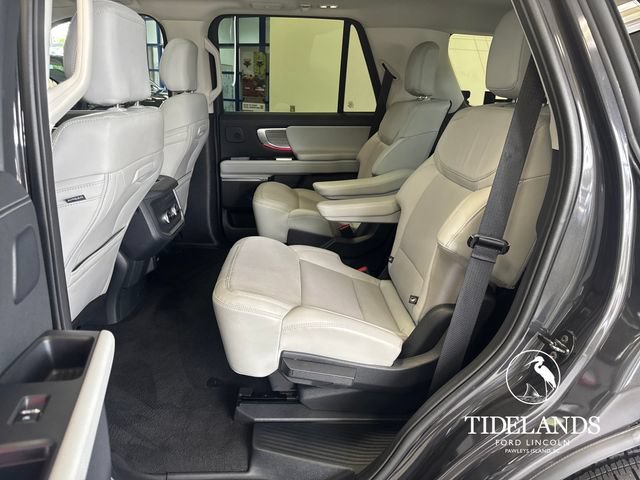 Certified 2025 Ford Expedition Platinum w/ Driver's Package AWD/4WD image 30