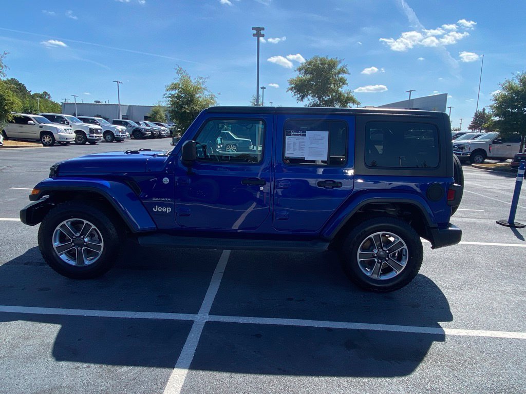 Used 2018 Jeep Wrangler Unlimited Sahara AWD/4WD image 4