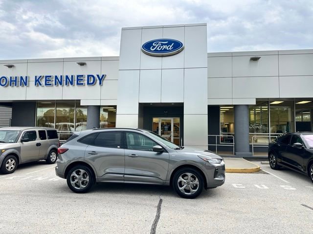 Certified 2024 Ford Escape ST-Line w/ Tech Pack #1 AWD/4WD image 23