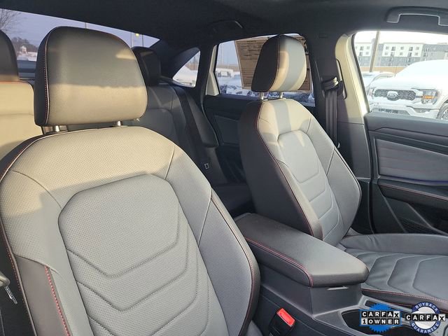 Used 2025 Volkswagen Jetta GLI Autobahn FWD image 31