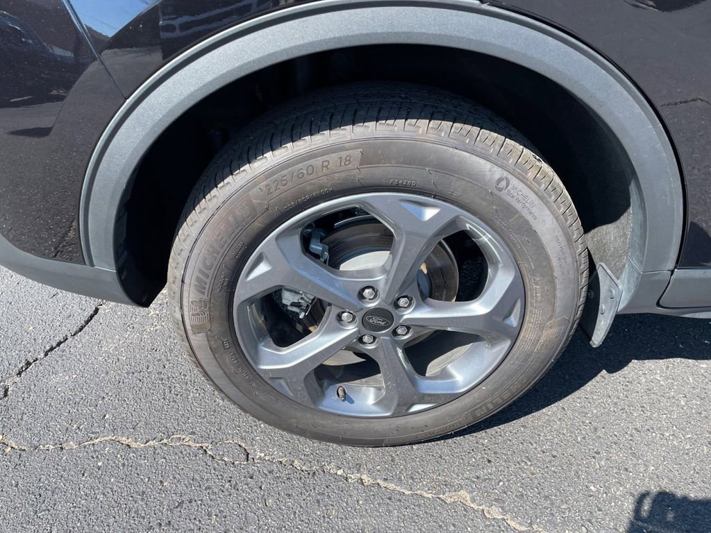 Certified 2025 Ford Escape ST-Line image 14