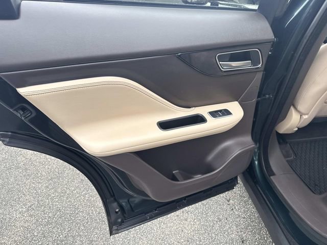 Used 2018 Jaguar F-PACE Prestige image 23