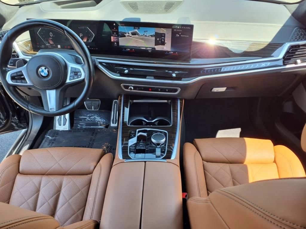 Used 2023 BMW X7 xDrive40i w/ M Sport Package image 11