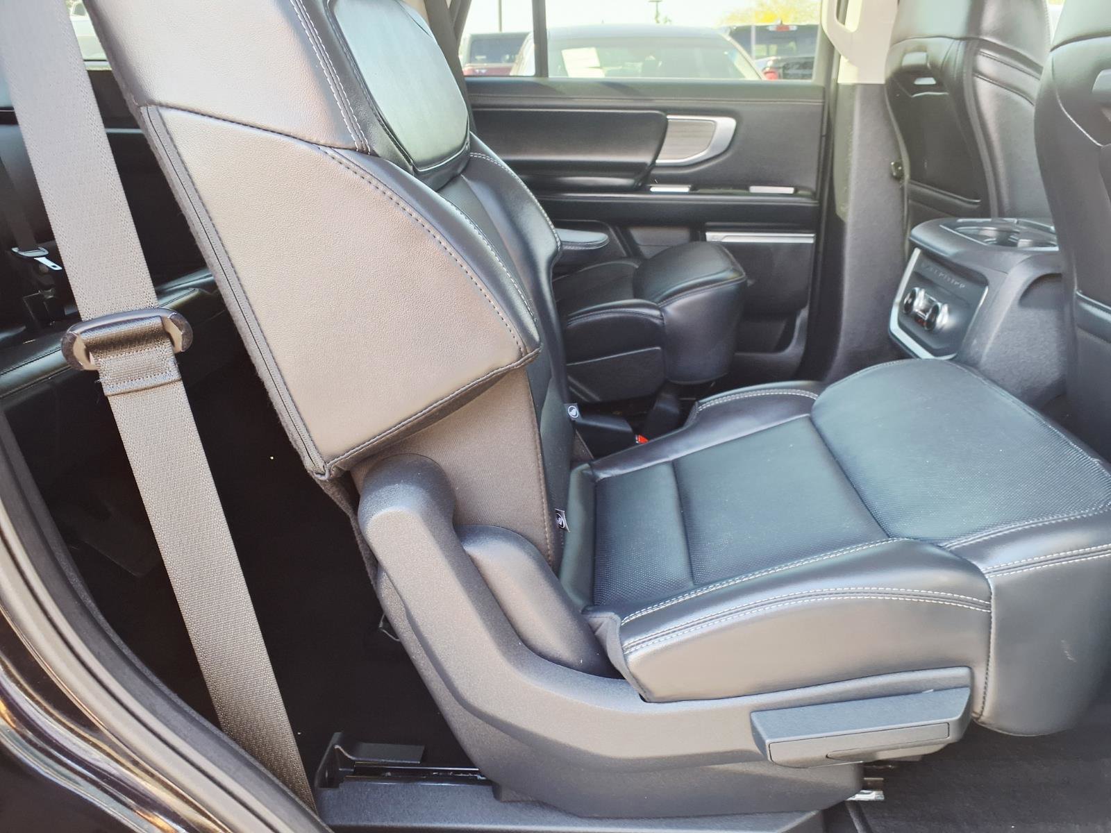 Certified 2025 Ford Expedition Platinum AWD/4WD image 14