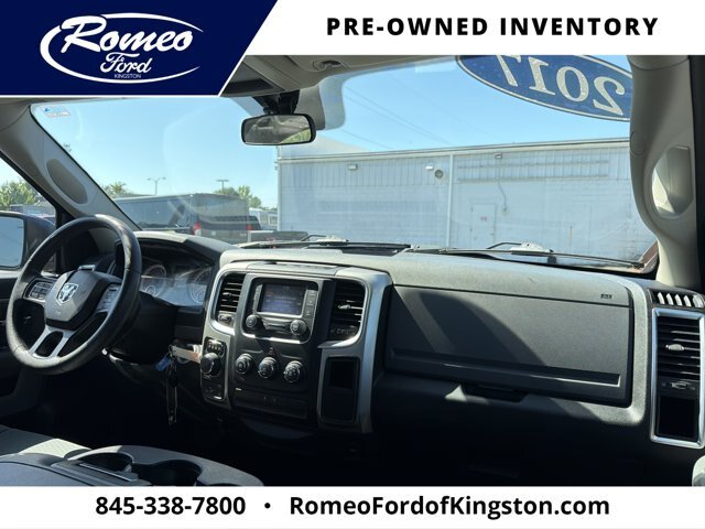 Used 2017 RAM 1500 Classic SLT AWD/4WD image 10
