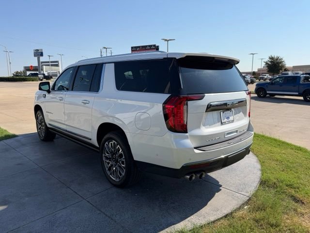 Used 2023 GMC Yukon XL Denali Ultimate AWD/4WD image 5