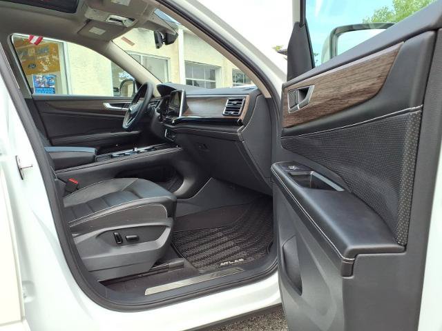 Used 2024 Volkswagen Atlas SEL AWD/4WD image 14