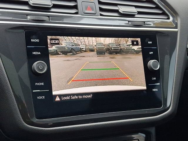 Used 2022 Volkswagen Tiguan SEL R-Line image 25