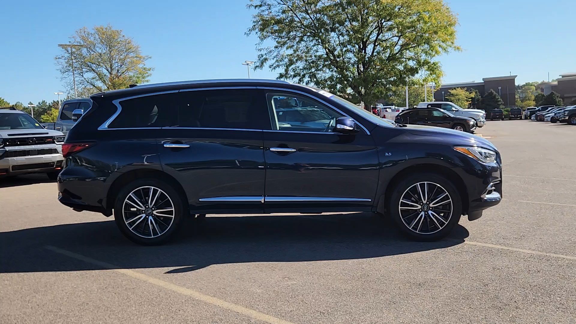 Used 2020 INFINITI QX60 Luxe w/ Essential Package AWD/4WD image 11