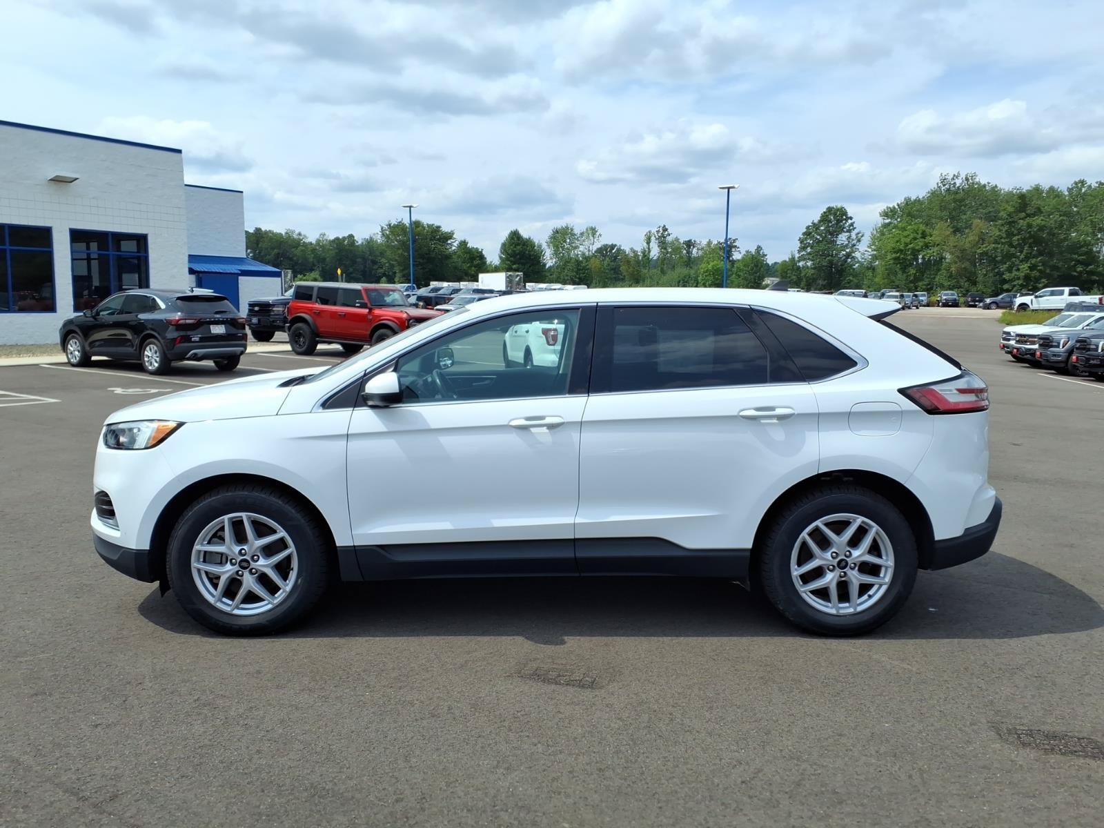Certified 2024 Ford Edge SEL AWD/4WD image 2