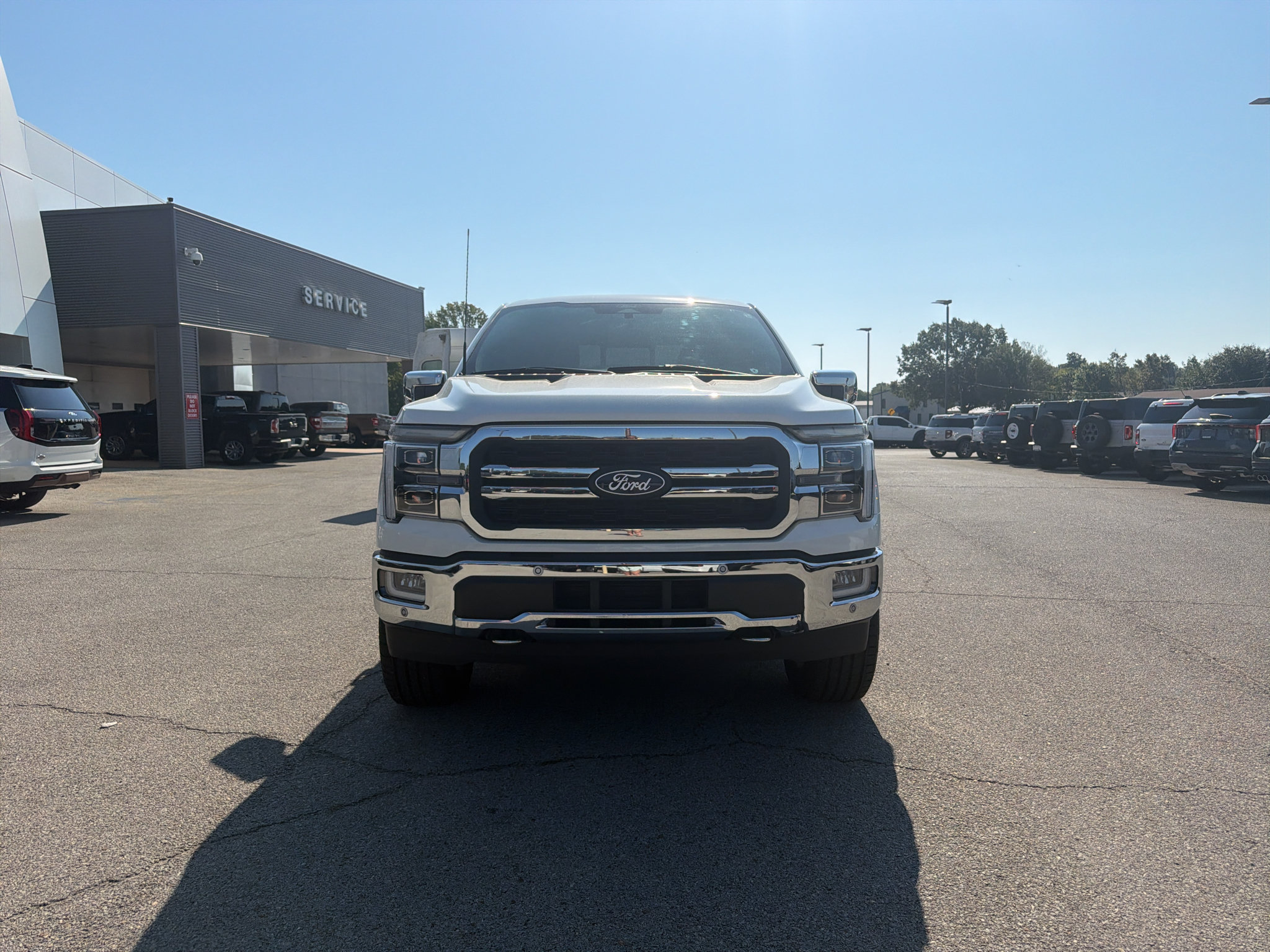 Certified 2024 Ford F150 Lariat w/ FX4 Off-Road Package AWD/4WD image 8