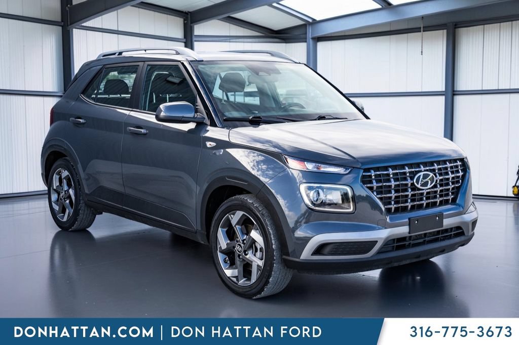 Used 2025 Hyundai Venue SEL FWD image 29