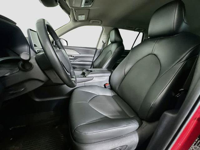 Used 2024 Toyota Grand Highlander AWD image 12