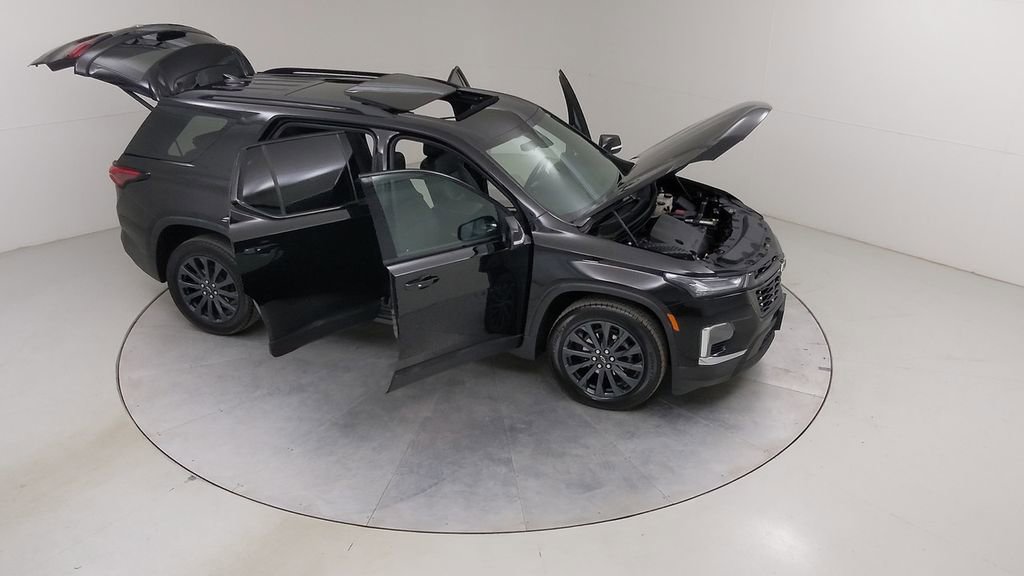 Used 2023 Chevrolet Traverse RS image 50