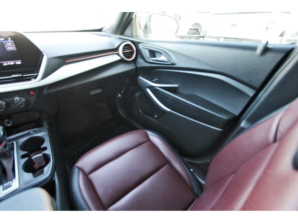 Used 2024 Chevrolet Trax RS w/ Sunroof Package FWD image 13