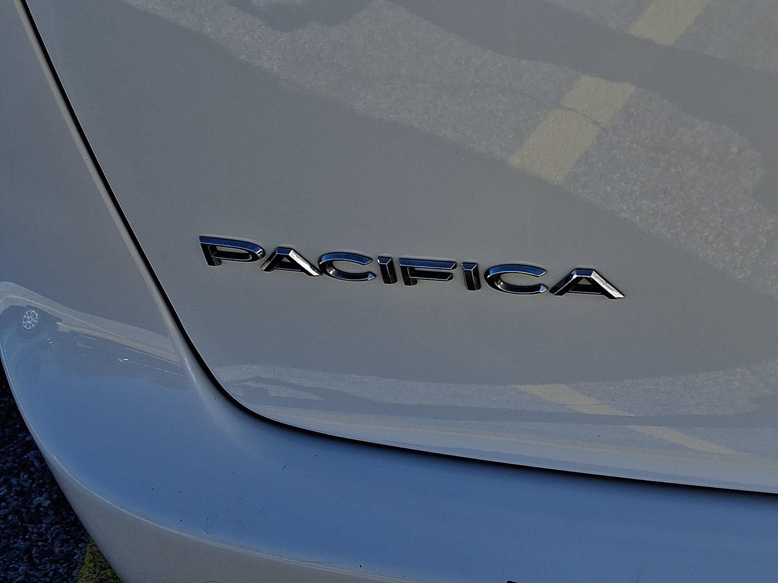 Used 2024 Chrysler Pacifica Touring-L FWD image 33