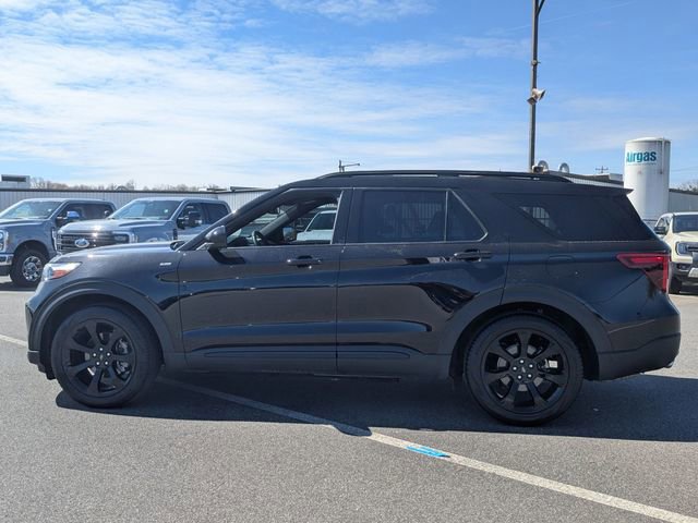 Certified 2024 Ford Explorer ST-Line w/ Class IV Trailer Tow Package image 2