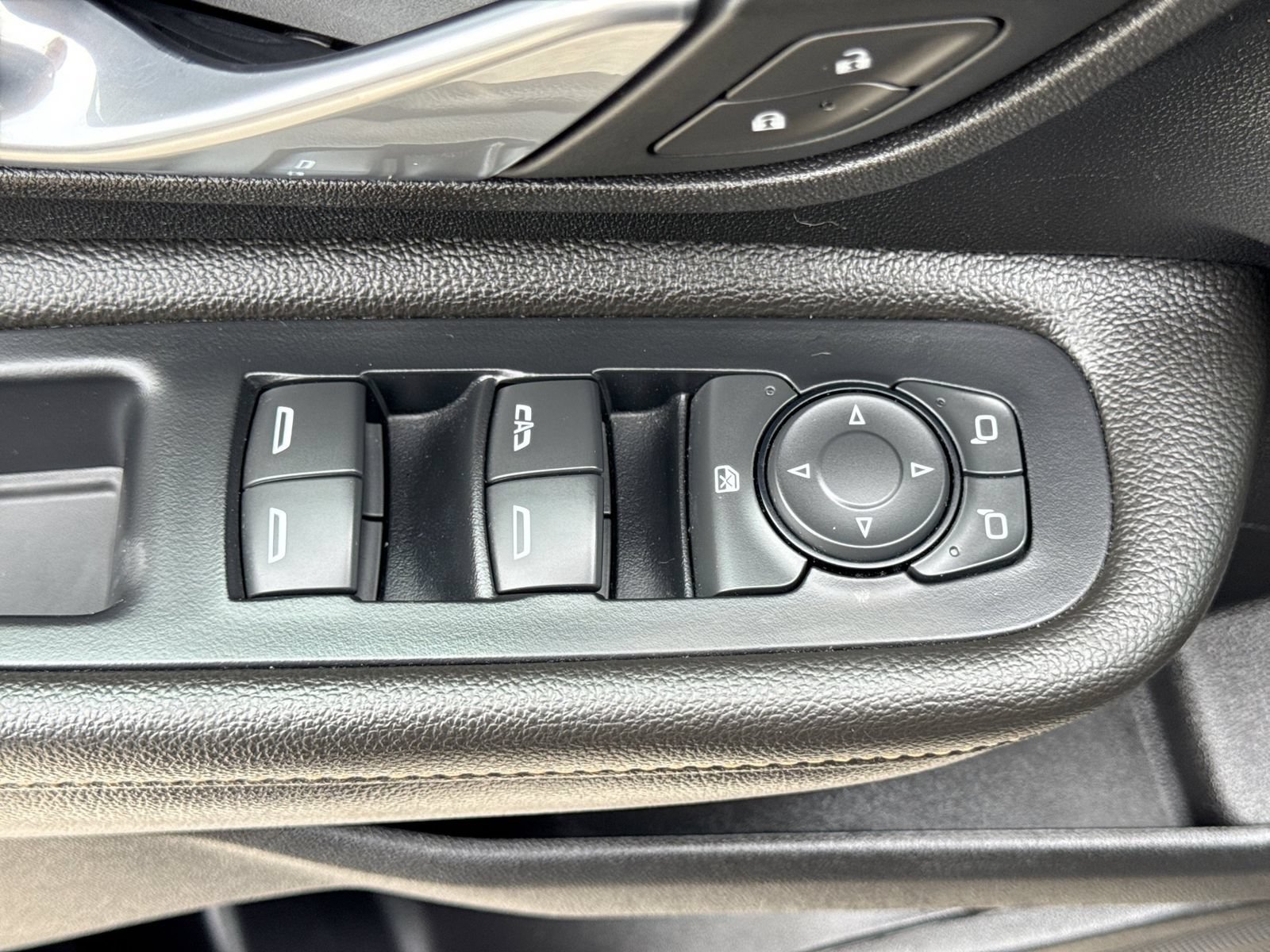 Used 2020 GMC Terrain SLE FWD image 18