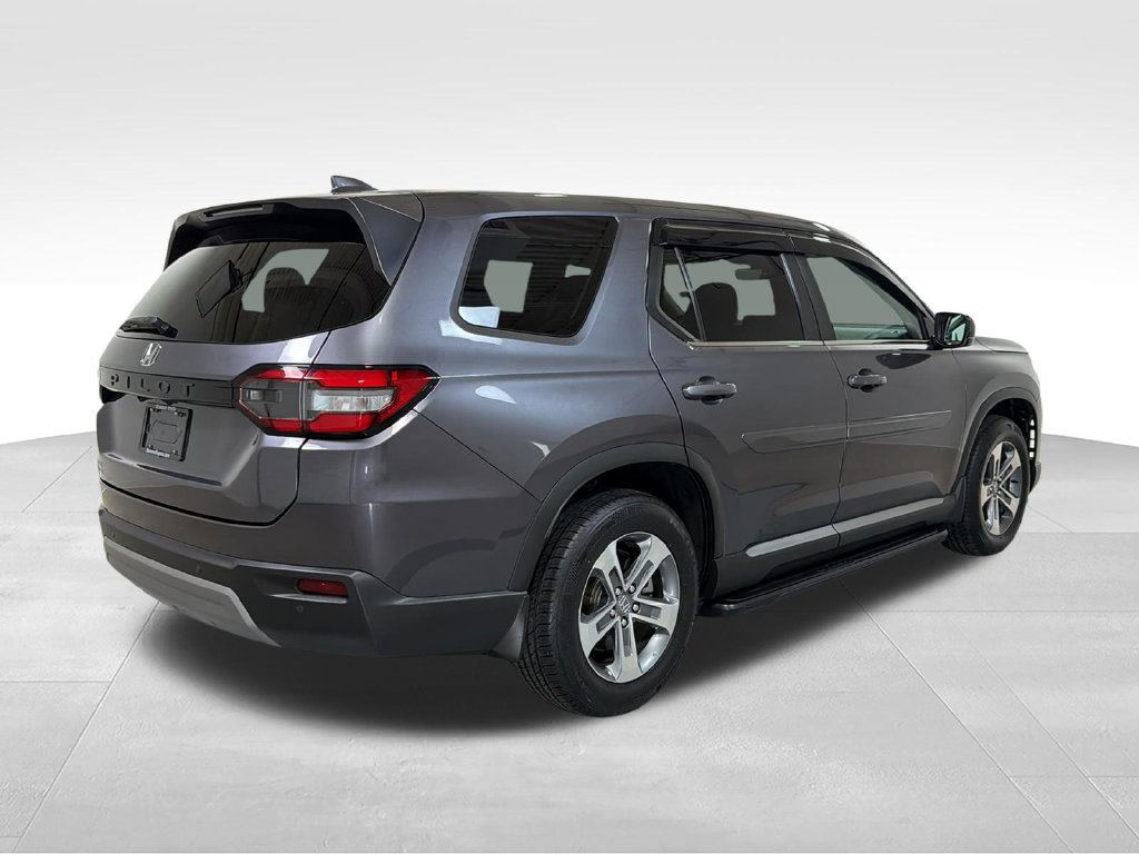 Used 2025 Honda Pilot EX-L image 6