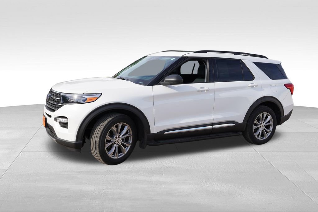 Certified 2023 Ford Explorer XLT w/ Equipment Group 202A AWD/4WD image 10