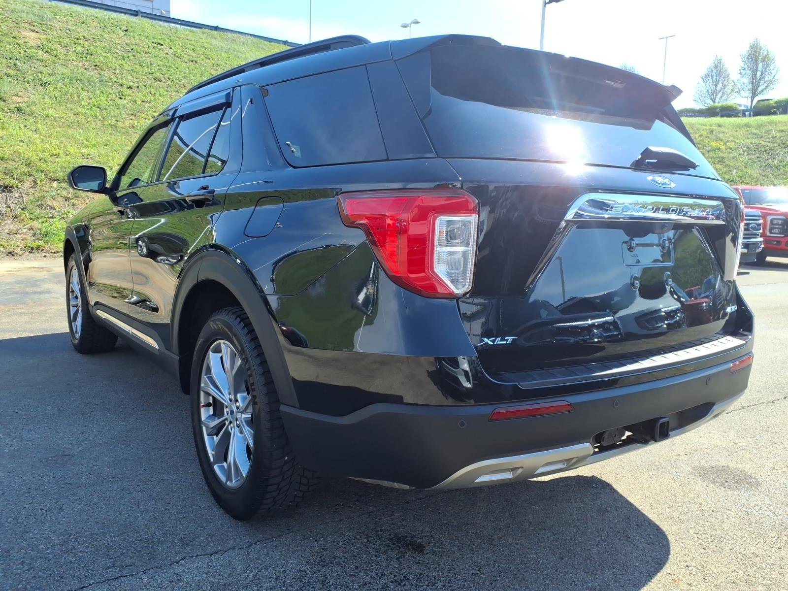 Certified 2023 Ford Explorer XLT w/ Equipment Group 202A image 4