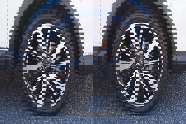 Used 2017 Nissan Rogue Sport SL w/ SL Premium Package image 9