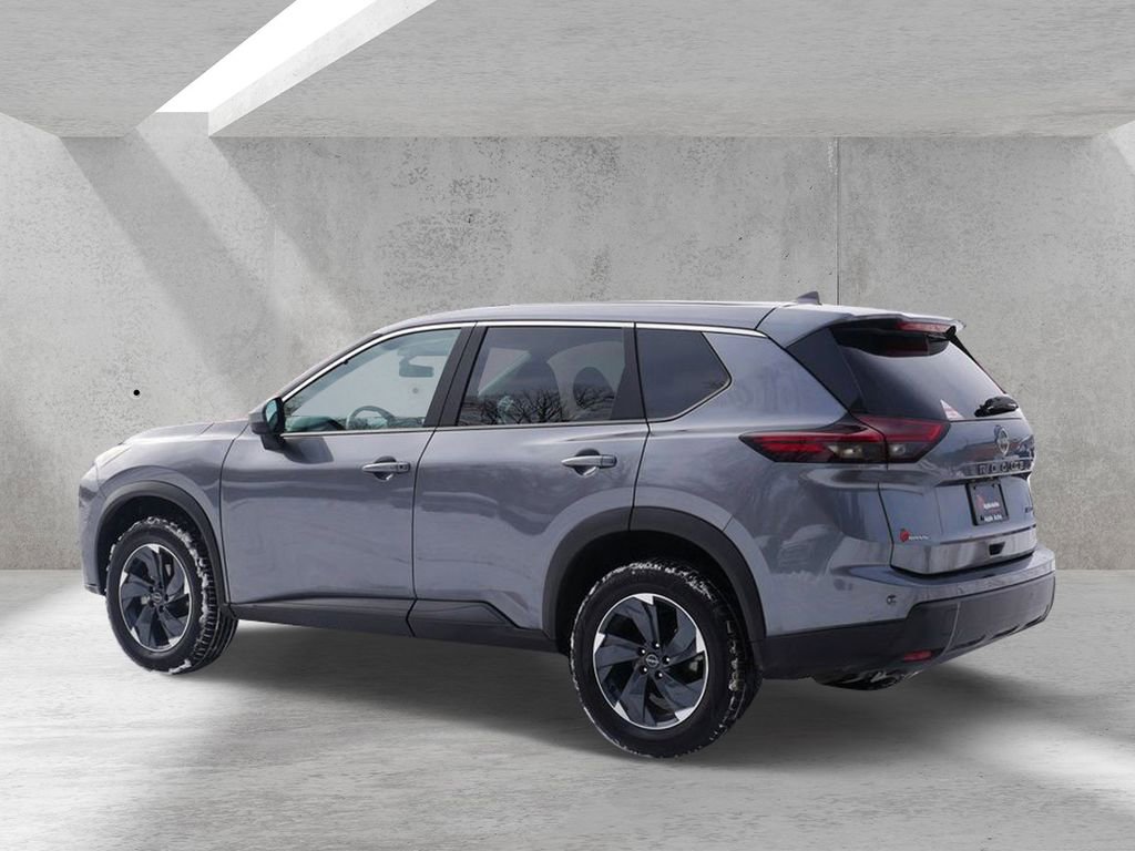 Used 2025 Nissan Rogue SV AWD/4WD image 4