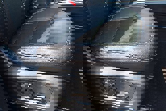 Certified 2023 Ford Explorer Limited w/ Hybrid Equipment Group 310A image 12