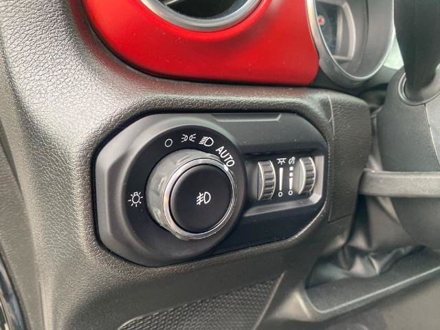Used 2022 Jeep Wrangler Unlimited Rubicon w/ LED Lighting Group AWD/4WD image 16