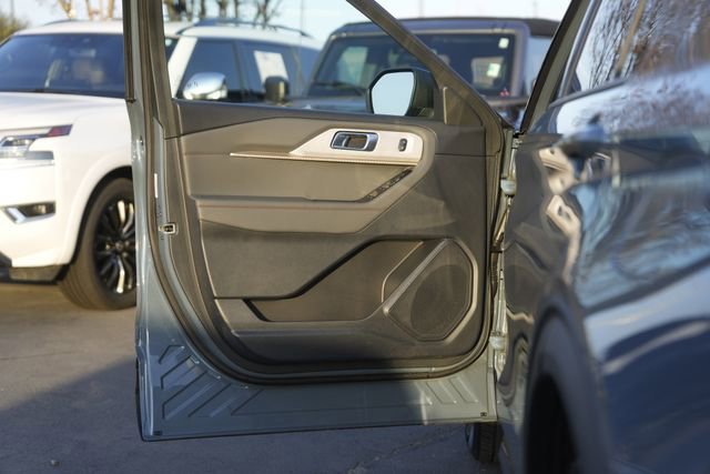Certified 2025 Ford Explorer Active w/ Active Comfort Package image 32