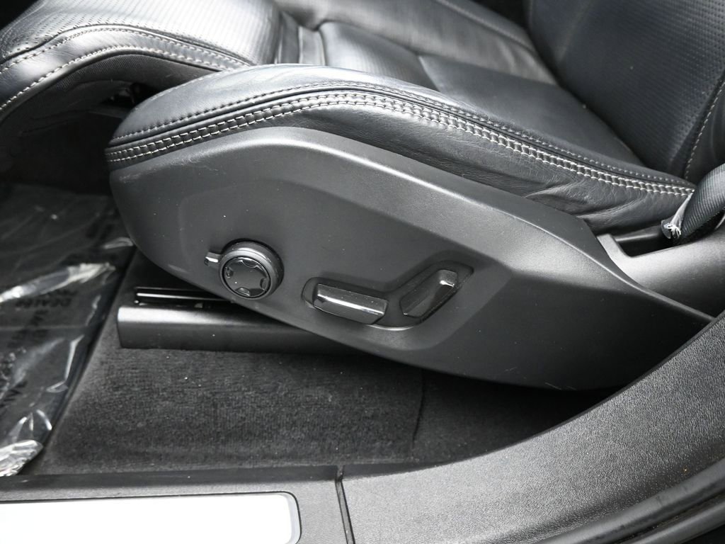 Used 2023 Volvo XC90 B6 Ultimate w/ Protection Package Premier image 10