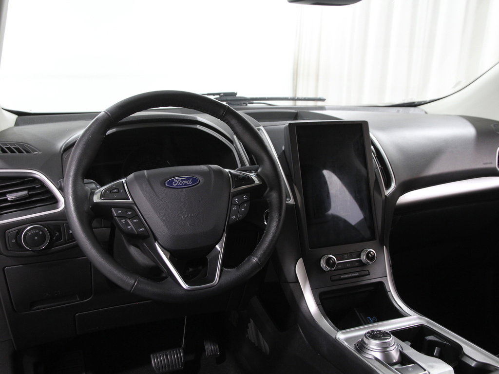 Certified 2024 Ford Edge SEL image 6