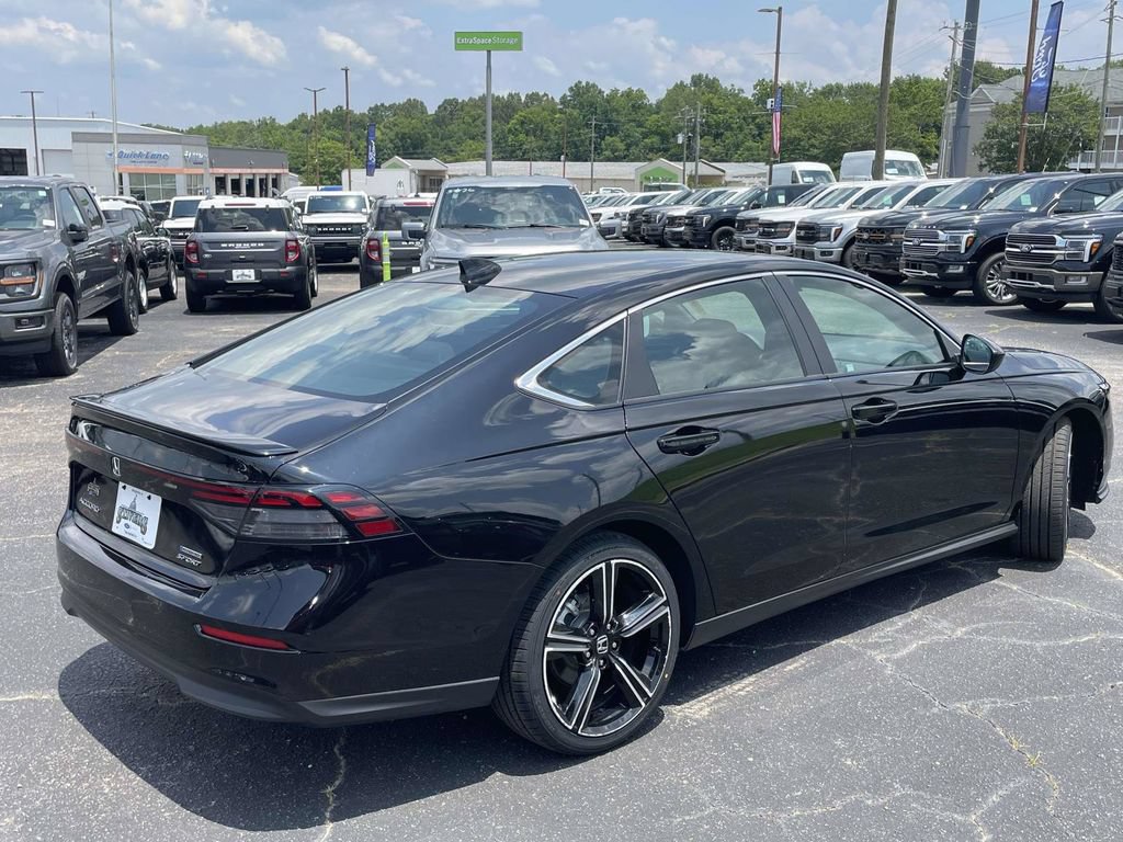 Used 2025 Honda Accord Sport image 3