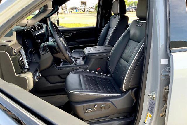 Used 2025 GMC Sierra 2500 AT4X AWD/4WD image 8
