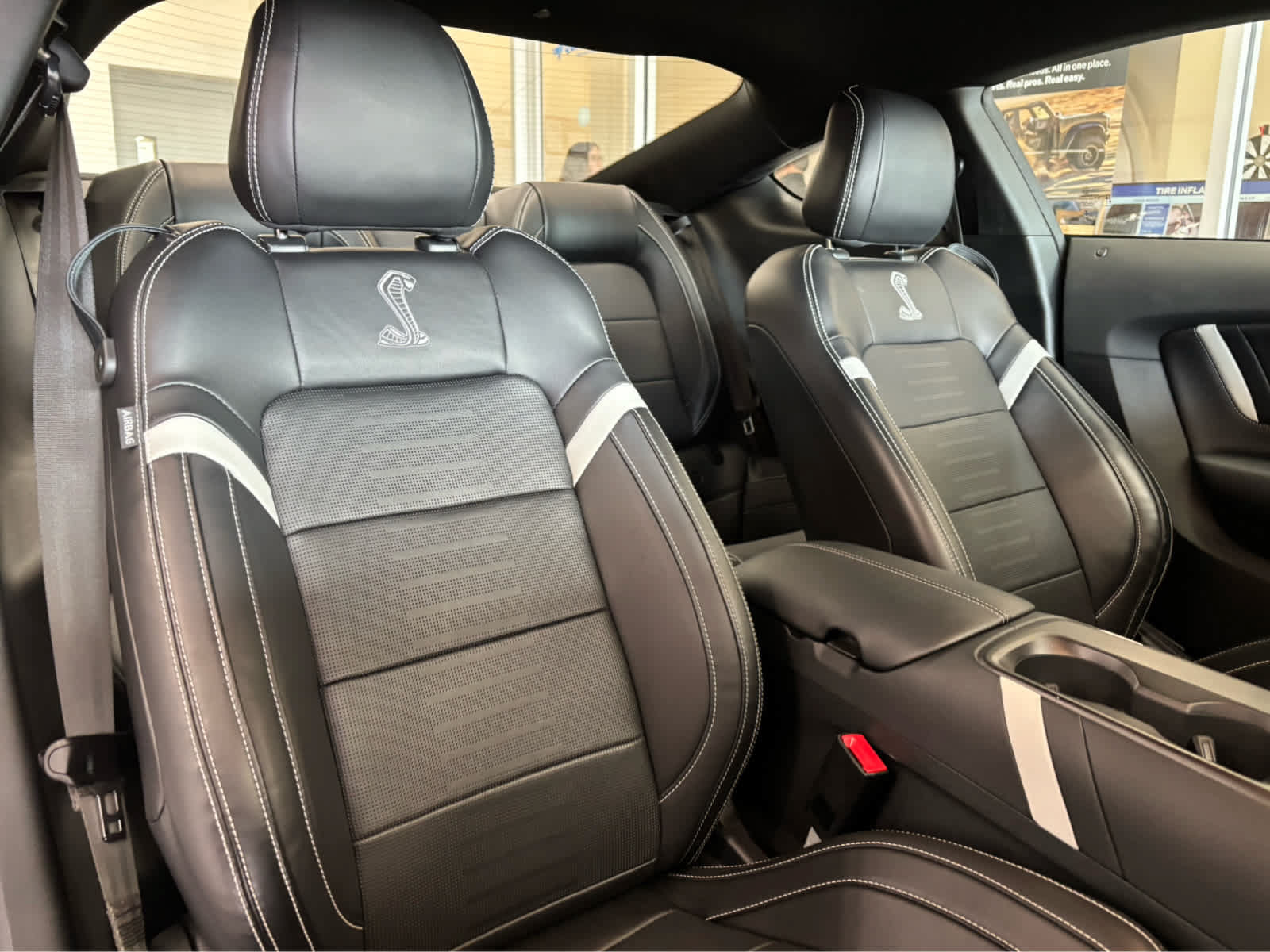 Certified 2020 Ford Mustang Shelby GT500 w/ Technology Package RWD image 30
