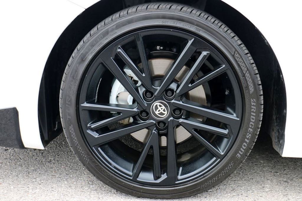 Used 2026 Toyota Camry XLE w/ Convenience Package image 10