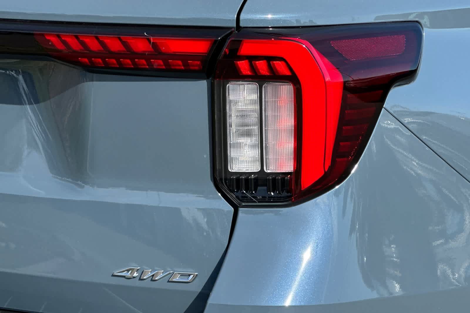 Certified 2025 Ford Explorer ST-Line AWD/4WD image 28