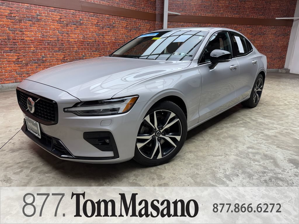 Used 2025 Volvo S60 B5 Core FWD image 1