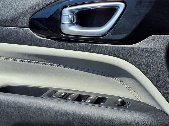 Used 2025 Jeep Compass Limited image 22