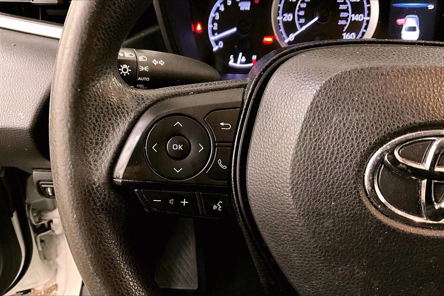 Used 2020 Toyota Corolla LE image 17