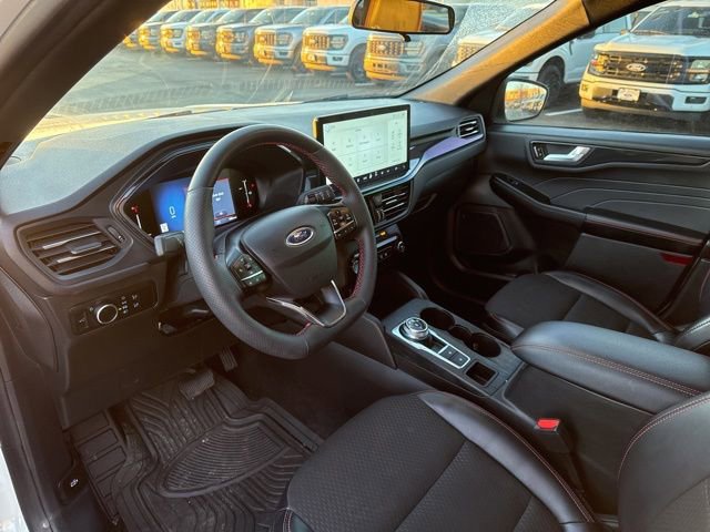 Certified 2025 Ford Escape ST-Line w/ Tech Pack #1 image 9
