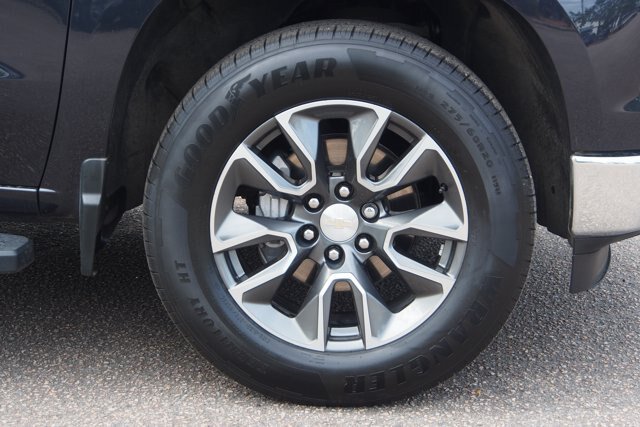 Used 2023 Chevrolet Silverado 1500 LT AWD/4WD image 10