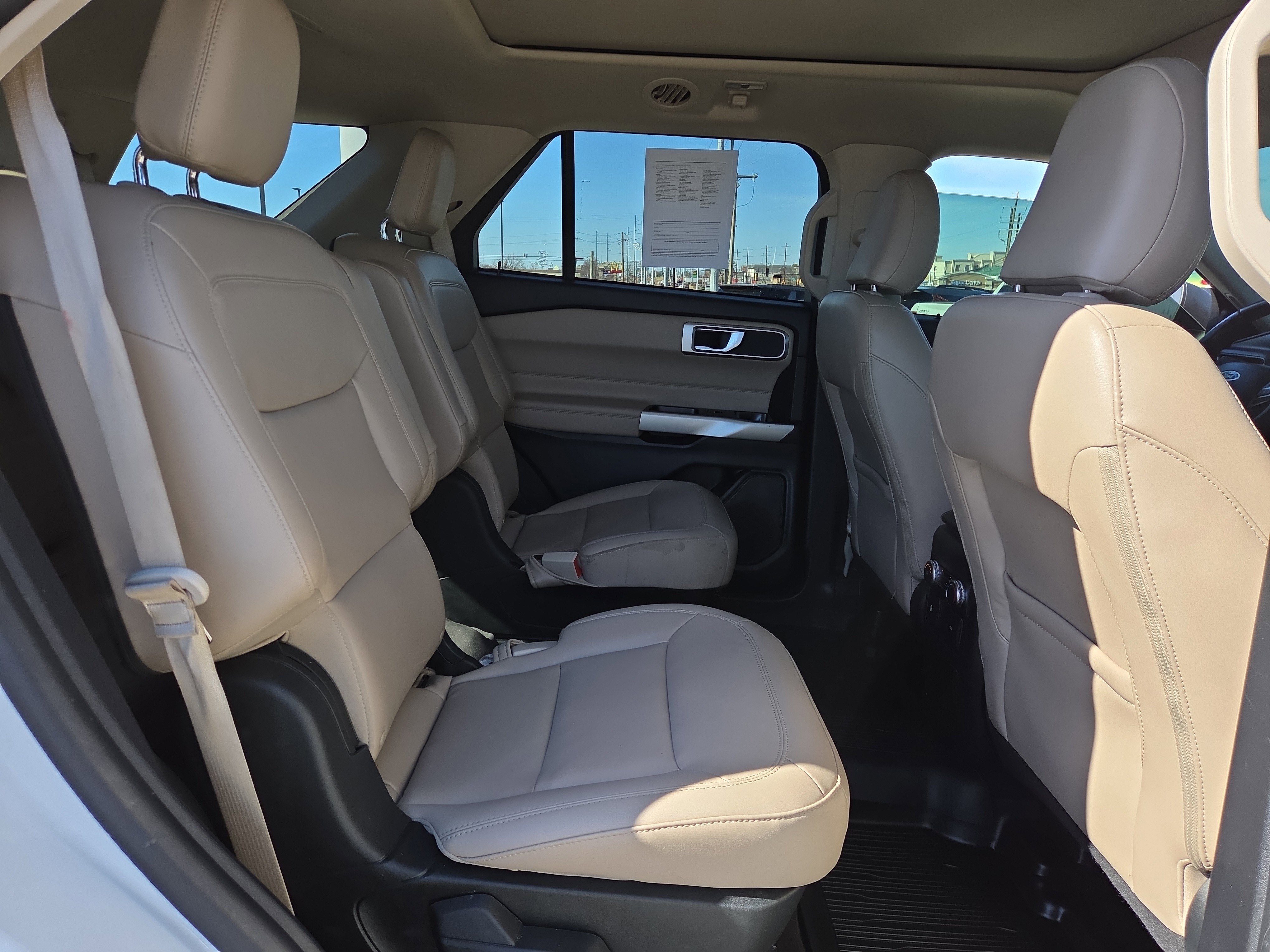 Certified 2022 Ford Explorer XLT w/ Equipment Group 202A image 16