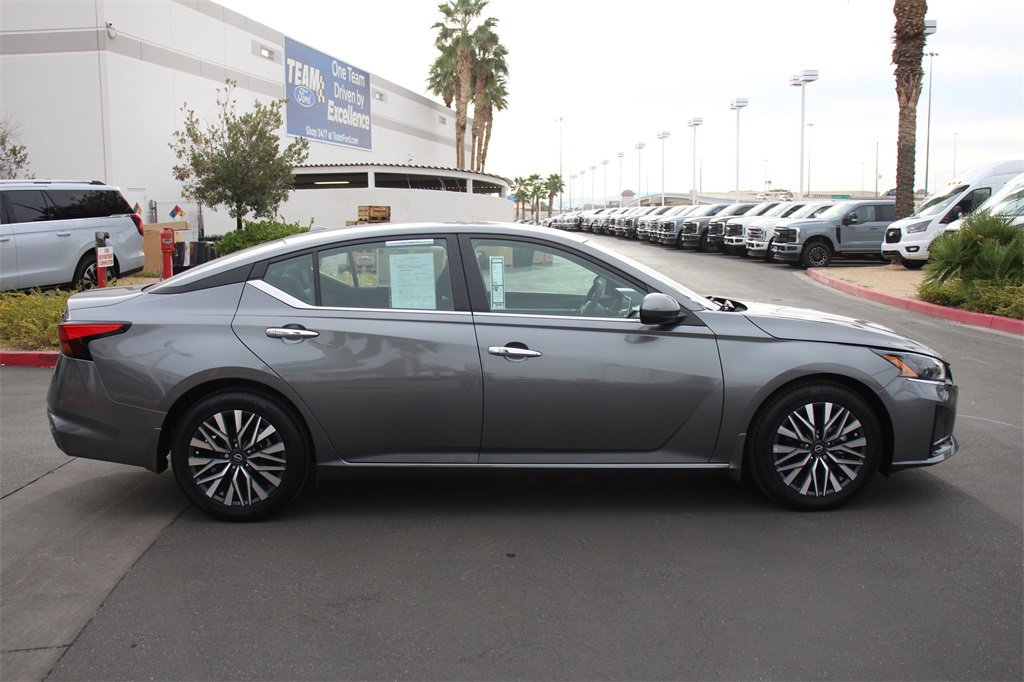 Used 2023 Nissan Altima 2.5 SV image 9