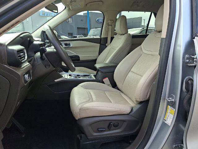 Certified 2022 Ford Explorer Platinum w/ Equipment Group 601A image 15