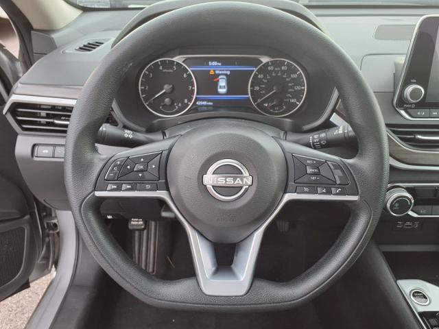 Used 2025 Nissan Altima 2.5 SV FWD image 8